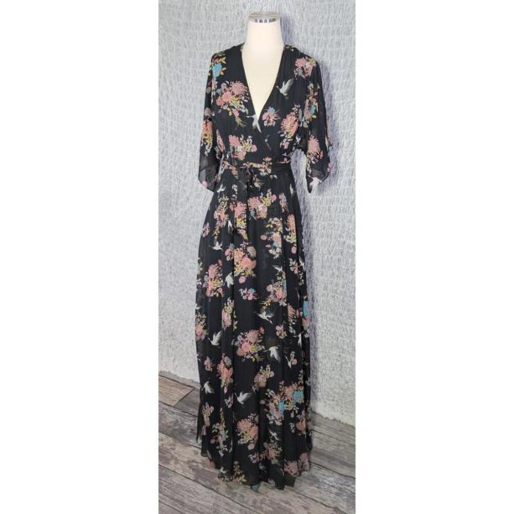 Lulu's Black Floral Kimono Style Dress Size‎ Small